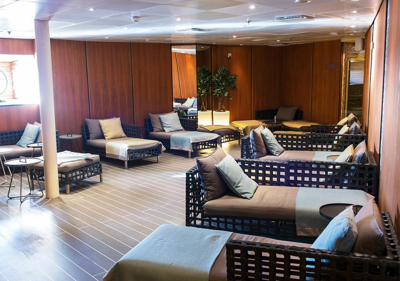 Viking Line Ferry Viking Cinderella - 2-Night Cruise Stockholm-Helsinki-Stockholm Hotel Buitenkant foto